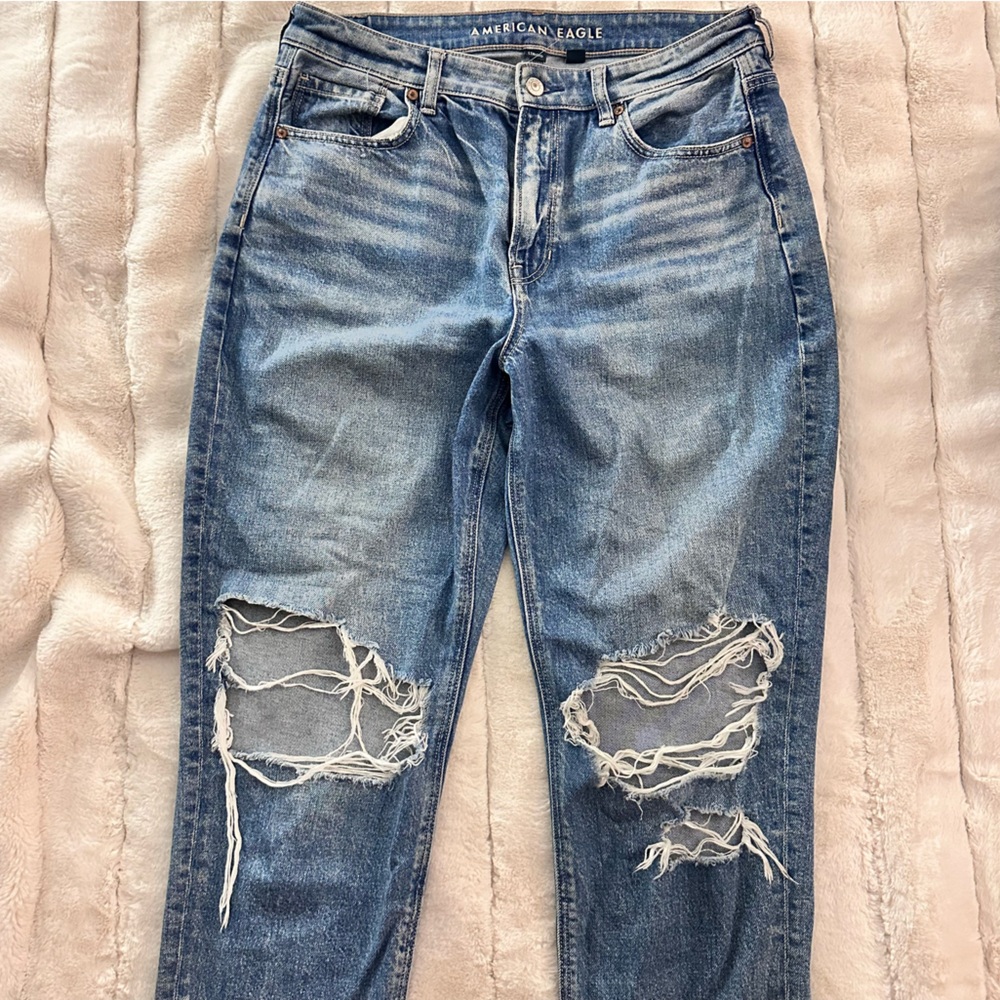 American Eagle Outfitters Distressed Blue Jeans